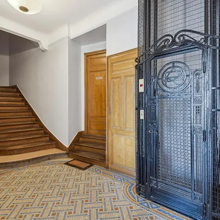 Apartment 173 Rue Lafayette Centre *
